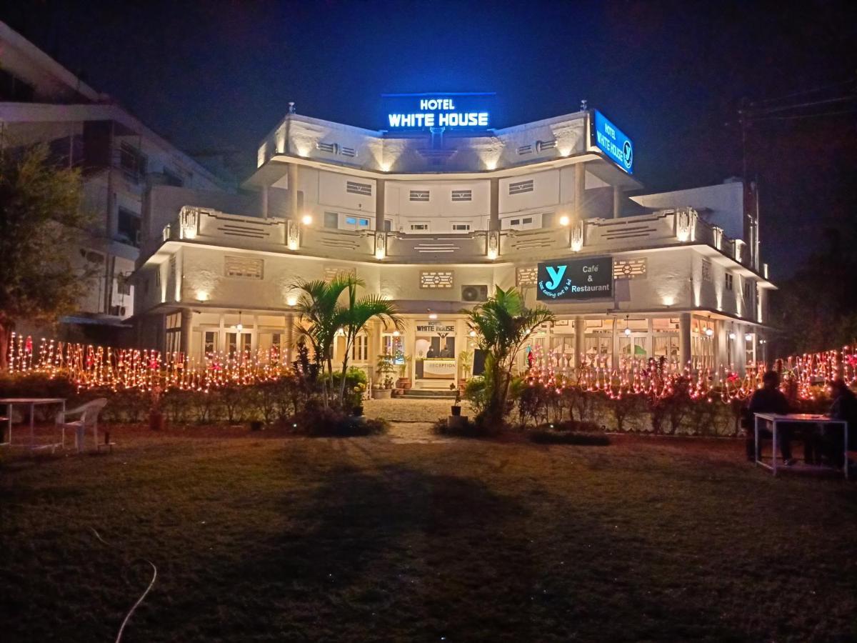 Hotel White House 데라둔 외부 사진