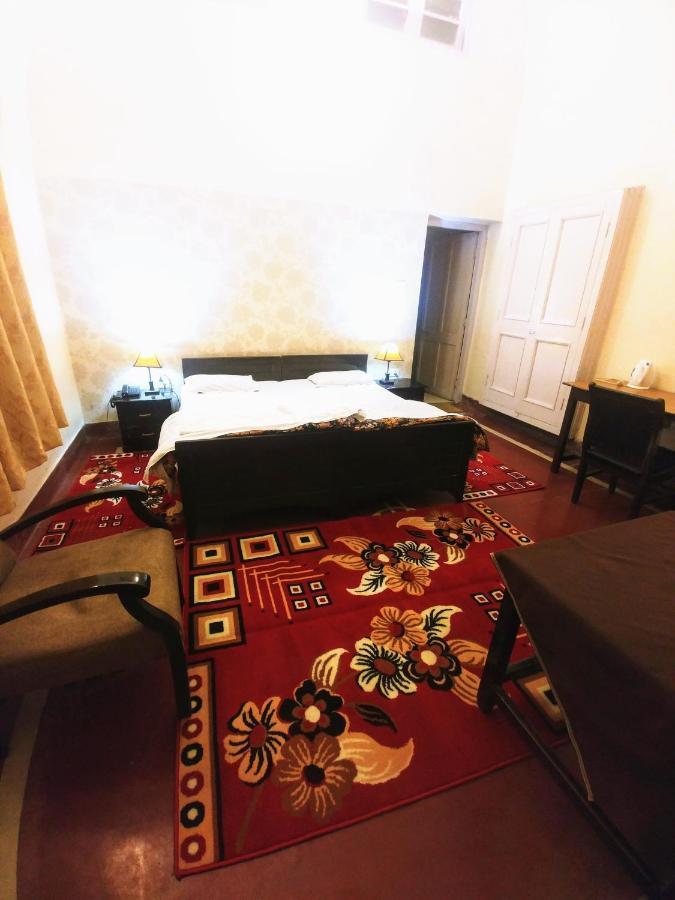 Hotel White House 데라둔 외부 사진