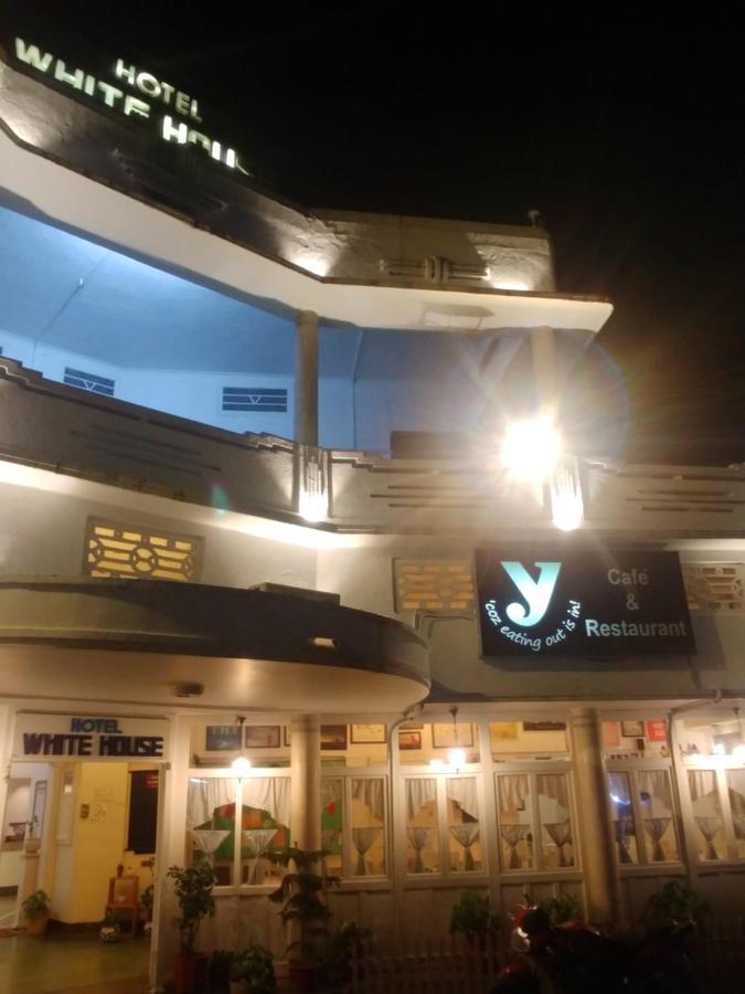 Hotel White House 데라둔 외부 사진