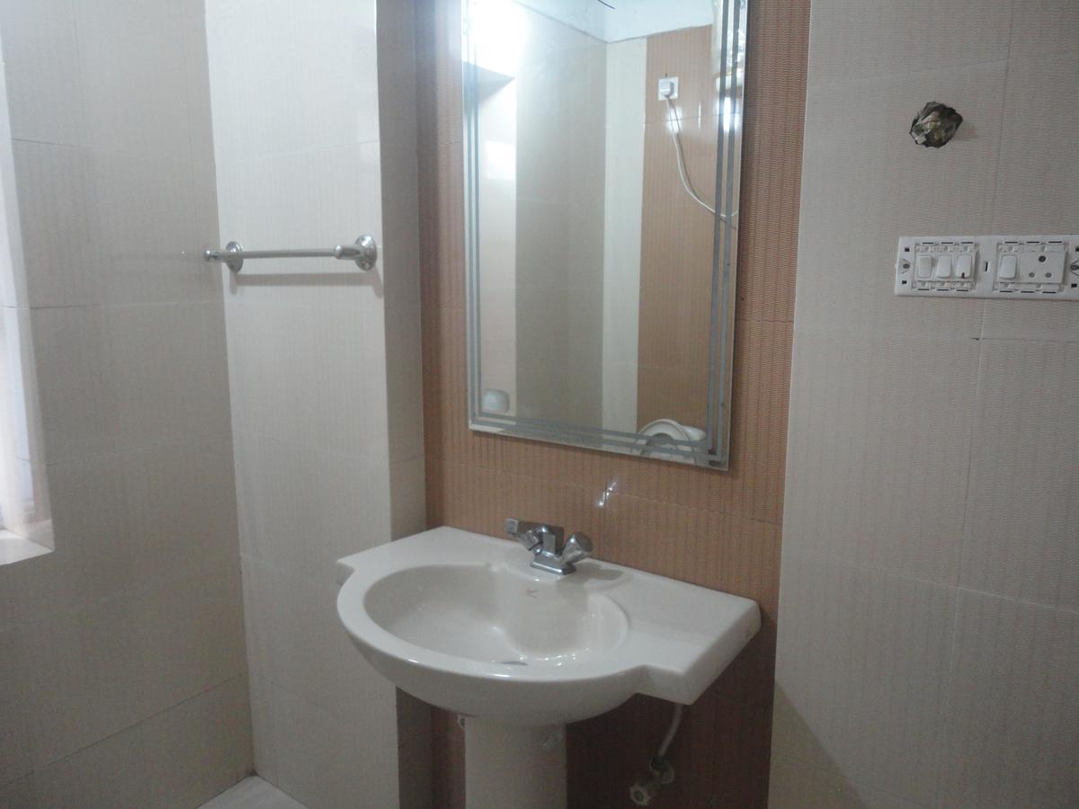 Hotel White House 데라둔 외부 사진